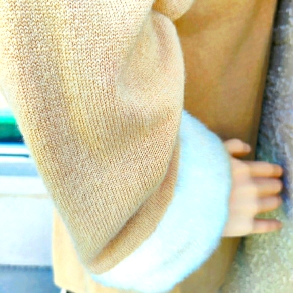 Faux furcollared and cuffs swing sweater - Picture 9 of 15